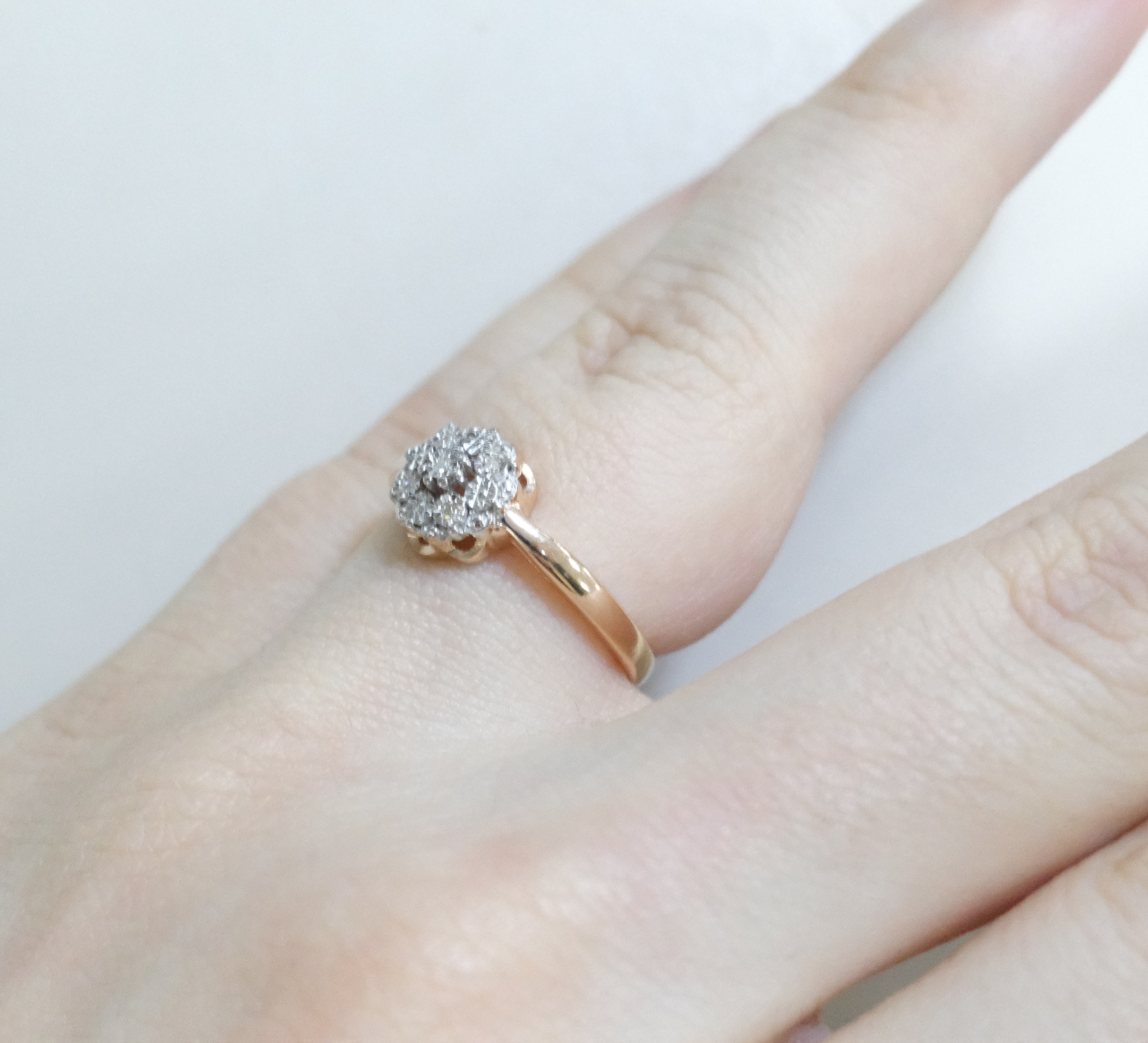 Серебряное кольцо с бриллиантами